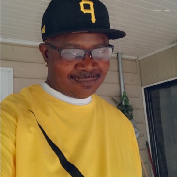 Meet your Posher, Ladarrell - Picture 2 of 10